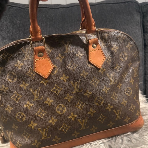 Louis Vuitton Brown Monogram Handbag - Picture 5 of 10
